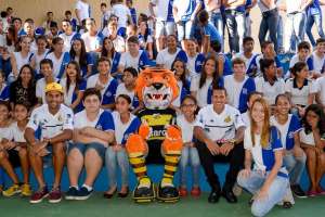 Paulistão: Jogadores do Novorizontino inauguram quadra poliesportiva de escola