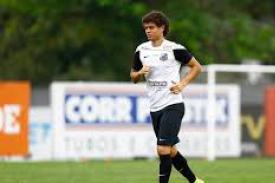 Com a expulsão de Victor Ferraz no último jogo, o técnico Dorival Júnior terá que improvisar no meio campo 