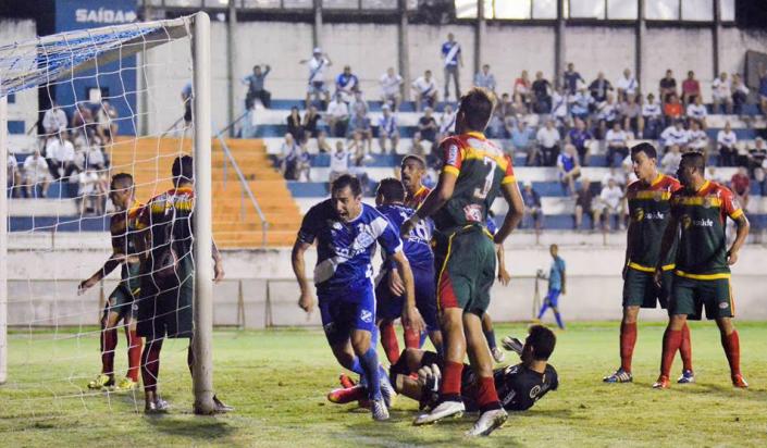 Taubaté ganhou do Barretos, por 2 a 1, e assumiu a terceira posição na classificação geral