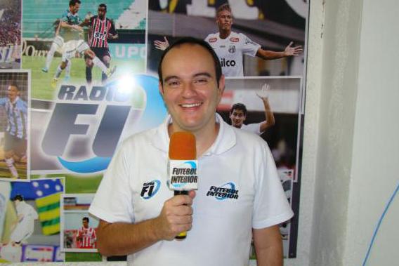 Ednaldo Vince é um dos mais experientes narradores da Rádio Futebol Interior