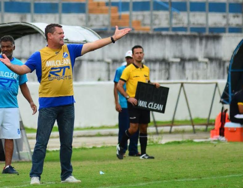 Ito Roque segue com 100% de aproveitamento no comando do Taubaté, em três jogos foram três vitórias