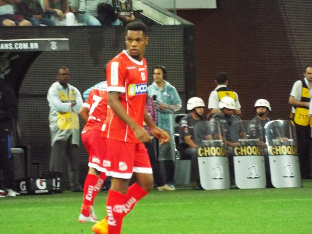 Amargando a lanterna no Campeonato Paulista 2016, a equipe do Capivariano, ainda tem chances matemáticas de sair da zona de rebaixamento - Divulgação