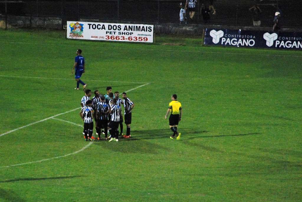 Em duas partidas no Palma Travassos, o Comercial conquistou apenas dois pontos. (Foto: Dilvugação / Comercial)