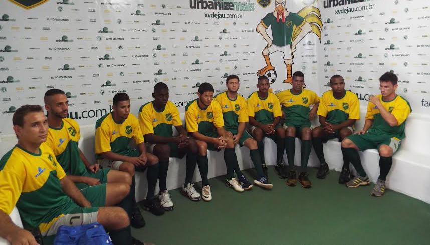 O XV apresentou os dez primeiros reforços para a disputa da segunda divisão