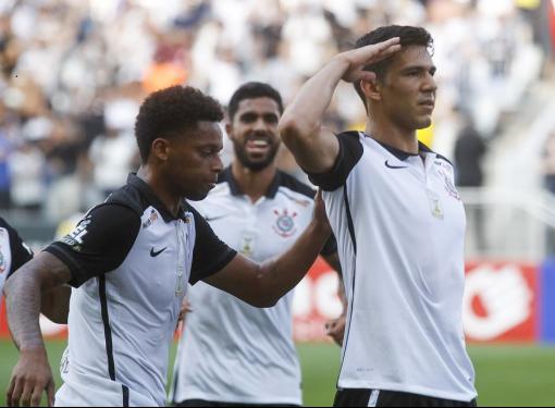 Balbuena marcou o segundo gol corintiano neste sábado
