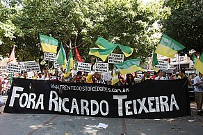 Roubaram lá, roubaram aqui: devolvam já nosso dinheiro