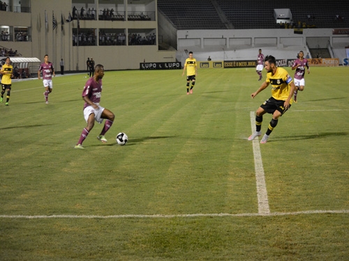 Ferroviária criou muitos lances de perigo, mas o São Bernardo teve um melhor aproveitamento - Leonardo Fermiano