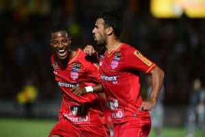 Paulistão: Volante do Audax vibra com gol da vitória contra o Palmeiras