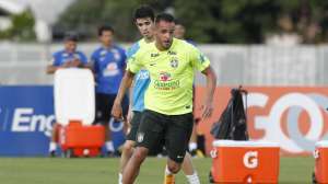 Chinês: Renato Augusto admite temor de ser esquecido: 'Deu medo de não ser convocado'