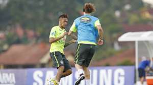 Eliminatórias: Com torcida, Dunga esboça time titular da seleção com Fernandinho