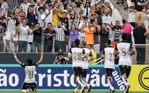 PAULISTÃO: Em situações opostas, Corinthians e São Paulo entram em campo