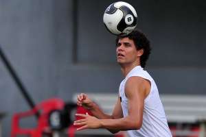 Paulistão: Victor Ferraz elogia elenco e promete Santos ofensivo mesmo com desfalques