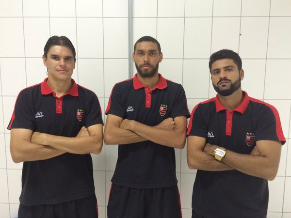 Daniel Bueno (esq) e Milton Júnior (dir) estão na seleção FI da rodada. Menção honrosa para Ingro (meio).