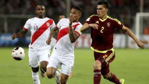 ELIMINATÓRIAS: Guerrero supera Cubillas em empate suado do Peru diante da Venezuela