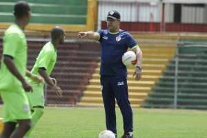 Silas e Estevam Soares são favoritos para vaga de Pintado no Guarani