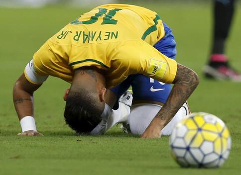 Eliminatórias: Felipe e Gabriel são convocados para as vagas de David Luiz e Neymar