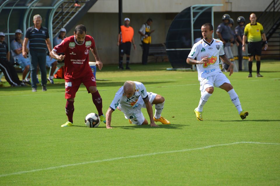 Votuporanguense 1 x 0 Juventus - CAV usa a cabeça para vencer e sonhar com o G8 2 0002050153645 img