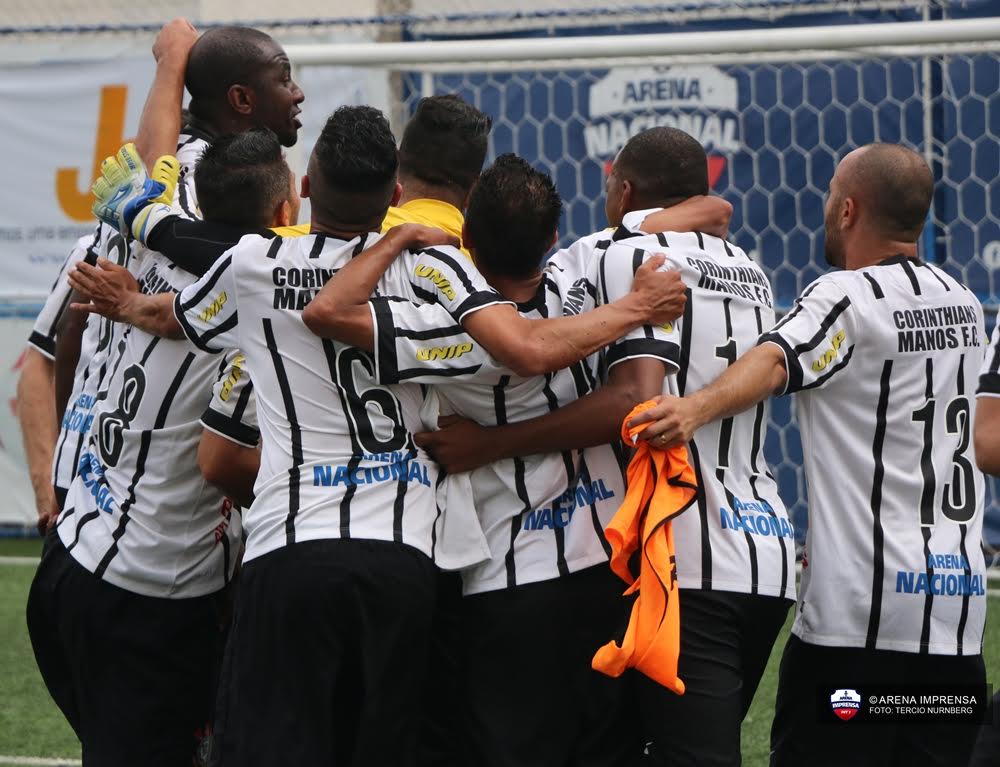 Cortinthians bate Santos e cola na ponta do Brasileiro feminino de