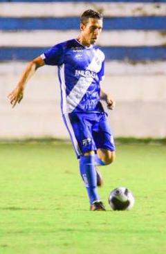 Mesmo bem marcado, Mota foi um dos destaques do Taubaté