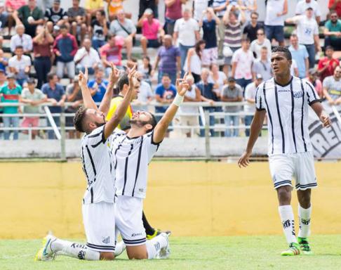 Bragantino comemora a vitória, liderança e classificação