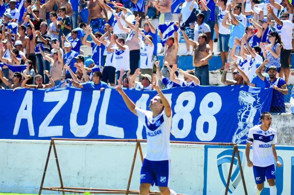 Burrão vai pra cima do Mirassol (Foto: Divulgação/EC Taubaté)