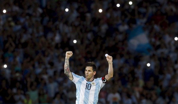 Messi marca seu 50º gol pela seleção argentina
