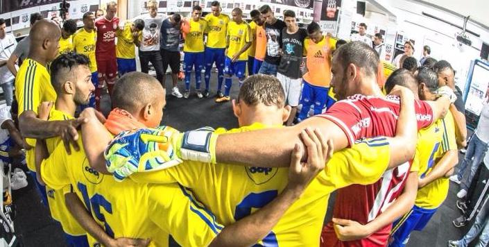 Ponte Preta unida pela fé, movida pela superstição e armada pelo 