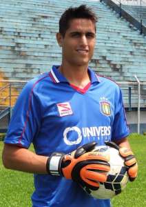 Paulista A2: Goleiro do São Caetano, Renan Rocha quer time com pés no chão