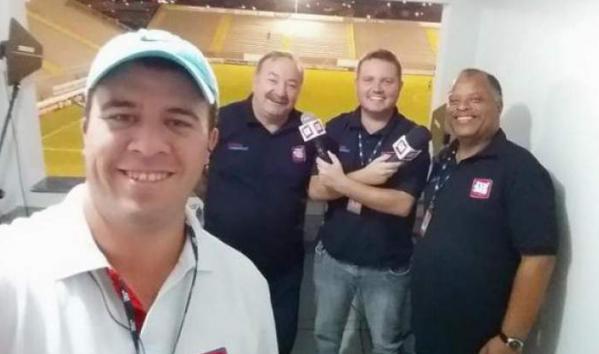 Equipe da Rádio Raízes FM de Capivari