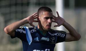 Paulistão: Com protesto de torcedores, Palmeiras define time com sete mudanças