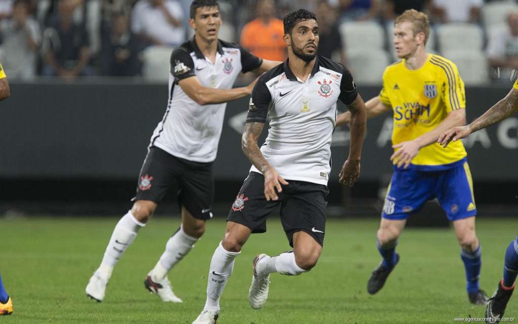 Corinthians 2 x 1 Ponte Preta - Paraguaios decidem contra Macaca de amarelo 4 0002050154771 img