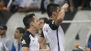 Paulistão: Nesse time não tem titular ou reserva', afirma corintiano Balbuena