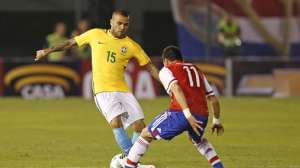 Eliminatórias: Daniel Alves e Alisson ganham moral com Dunga após últimos jogos