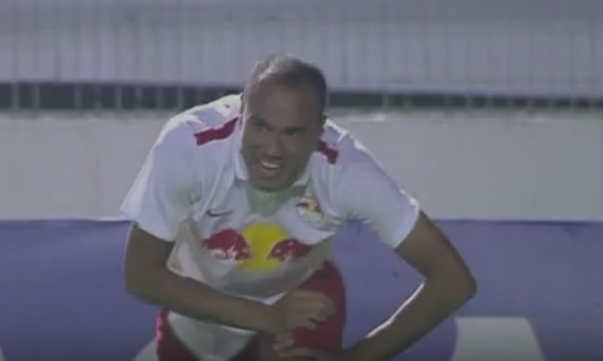 Roger marcou seu décimo gol no Paulistão e se isolou na artilharia