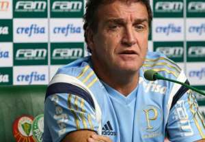 Paulistão: Cuca descarta favoritismo do Corinthians em seu primeiro clássico