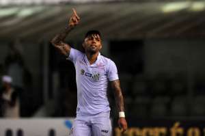 Paulistão: Santistas forçam 3º amarelo e Gabriel admite 'reclamação forte' para ser punido