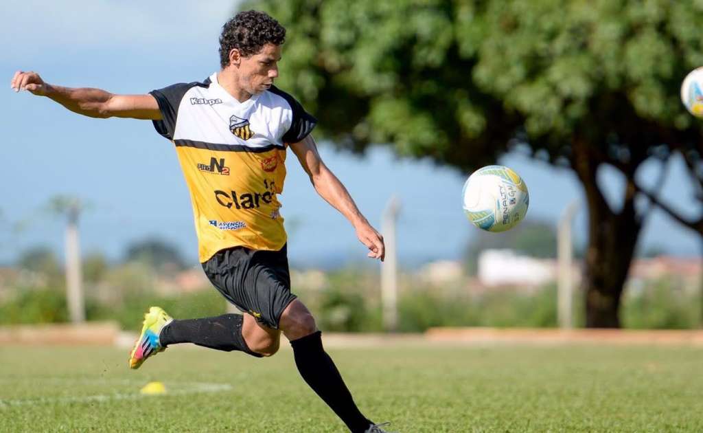 César acredita que a equipe do Novorizontino possa surpreender o Corinthians na última rodada(Foto: Divulgação / Grêmio Novorizontino)