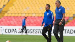 'Aliviado' por permanência de Dunga na seleção, Tite quer foco só no Corinthians