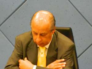 CPI do Futebol sofre boicote, mas aprova convocação de Del Nero e Teixeira