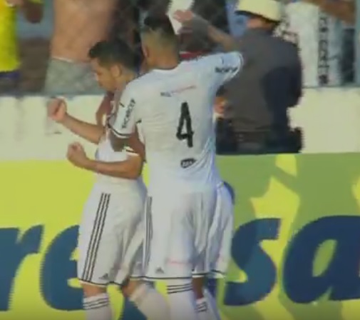 Felipe Azevedo comemora o único gol da partida entre Ponte Preta e Rio Claro