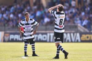 Paulistão: Torcedor invade vestiário do XV e depreda o Barão de Serra Negra