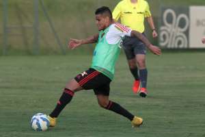 Palmeiras sonda Everton, meia lesionado do Flamengo para Brasileirão