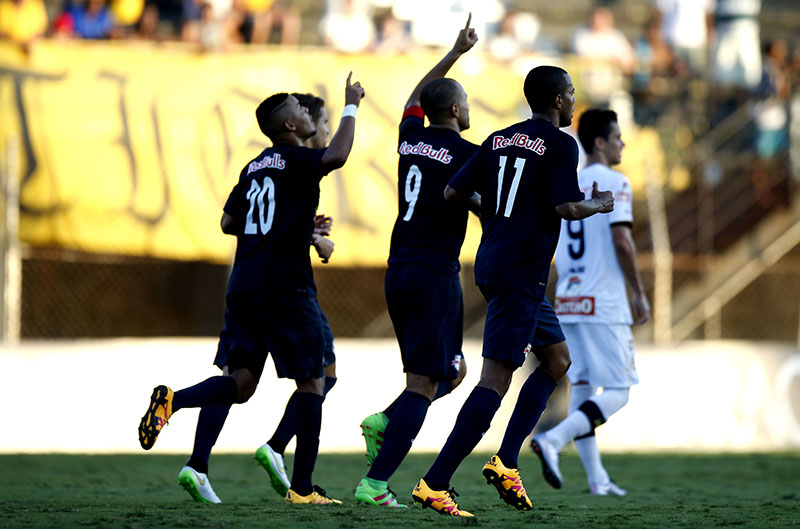 Red Bull ainda não perdeu para os grandes e quer fazer mais um de refém 