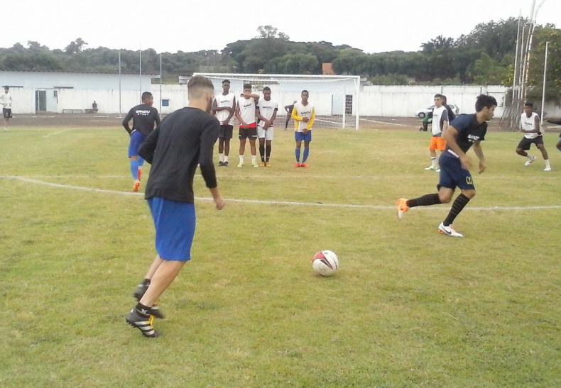 Jogadores do Assisense treinam focados para a estreia que acontece nesse final de semana