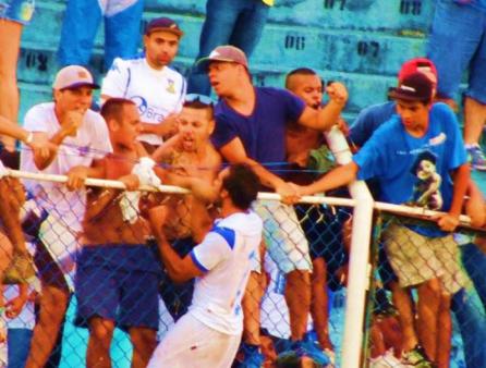 Torcida do Santo André festejou muito o triunfo sobre o rival São Caetano