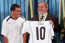 Filho de Lula teria recebido dinheiro do Corinthians