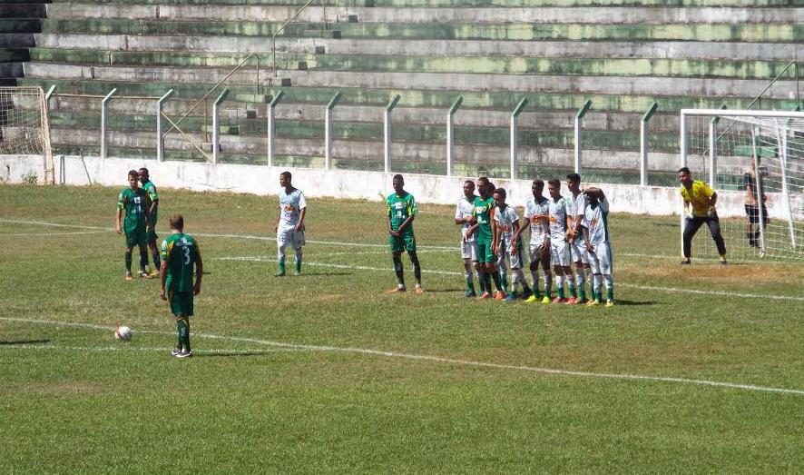 Jogando em casa, o Tanabi venceu o XV de Jaú por 3 a 1 
