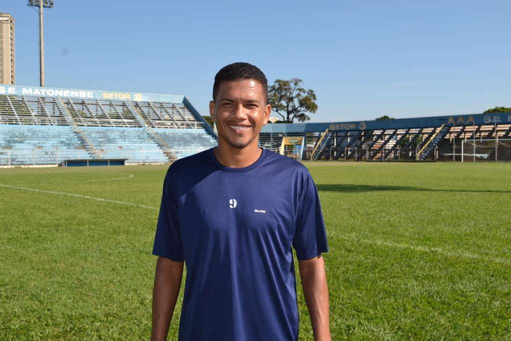 Em sua estreia como titular, Jailton marcou dois gols pela Matonense.
