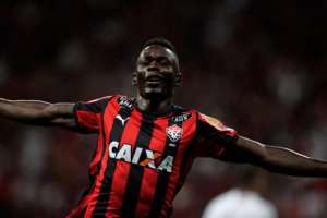 Baiano: Zagueiro Kanu próximo de ser anunciado pelo Vitória