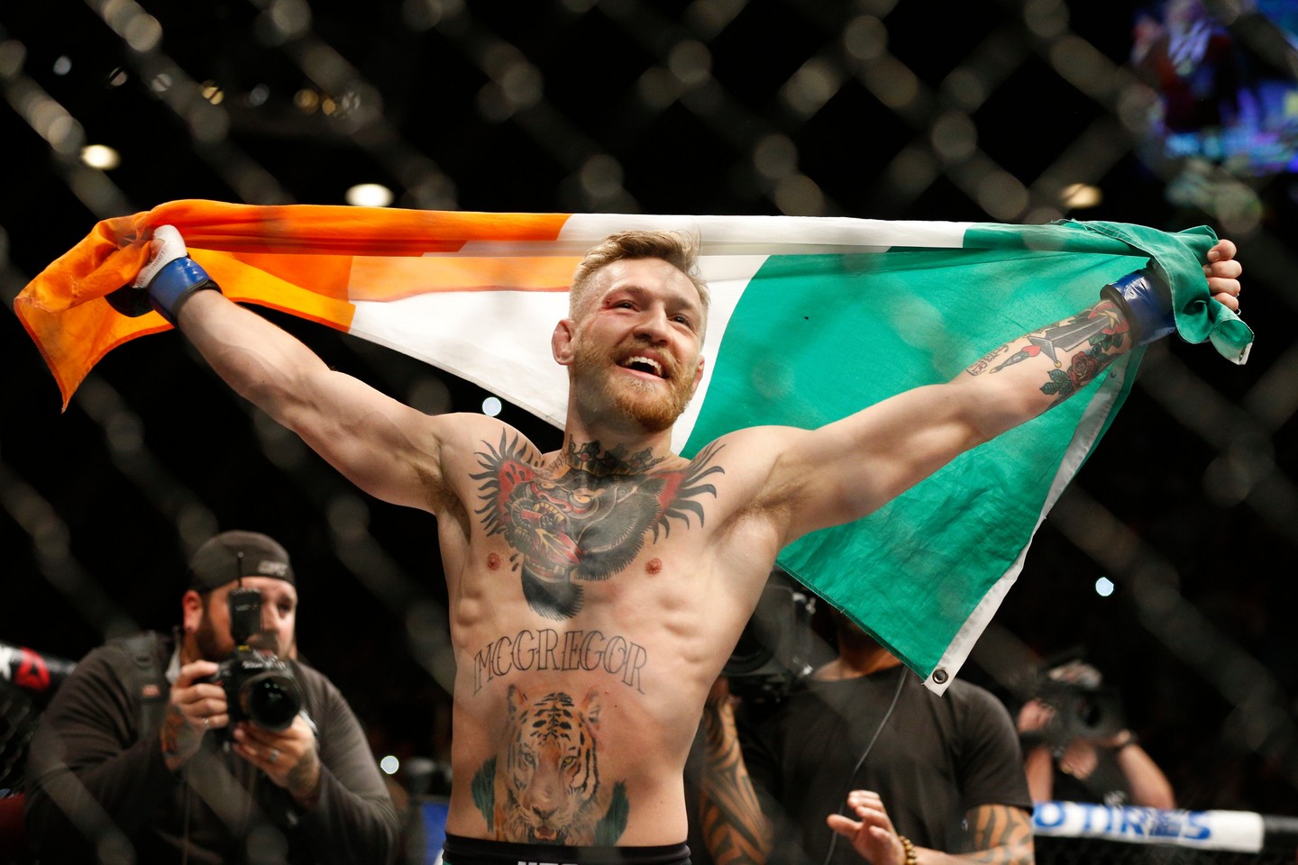 Conor McGregor diz que está deixando o MMA e não lutará no UFC 200; Nate repudia